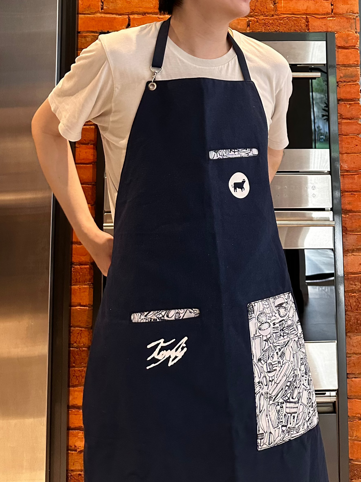 CUTTING EDGE APRON